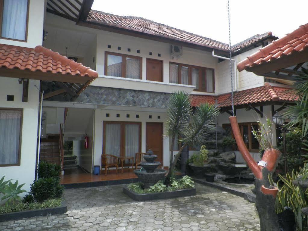 Puri Larasati Hotel